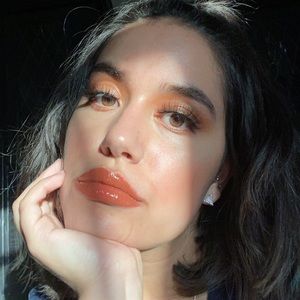 Meet your Posher, Aylin